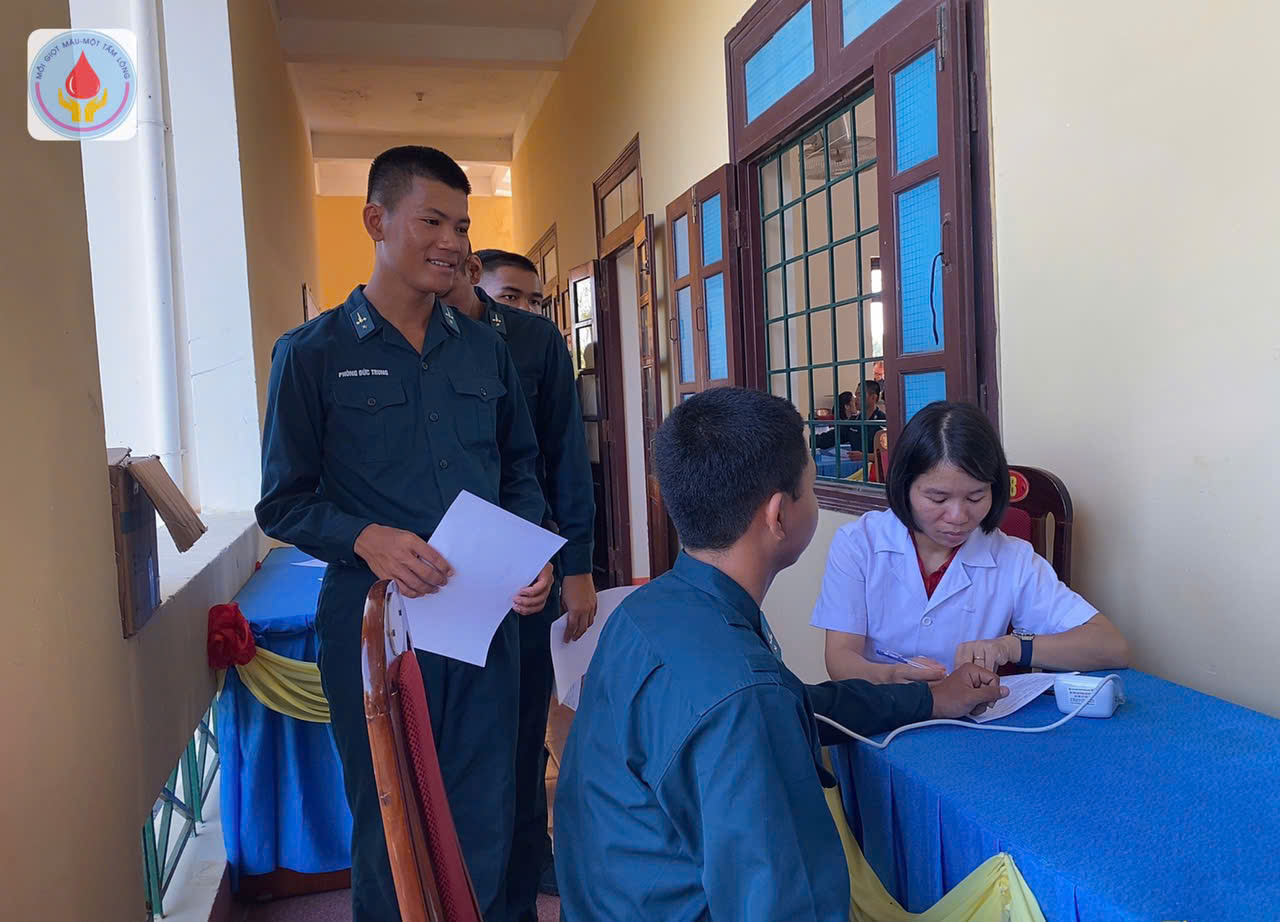 TỪ TRÁI TIM NGƯỜI LÍNH SƯ ĐOÀN 377, NGHĨA CỬ HIẾN MÁU TỎA SÁNG VÌ CỘNG ĐỒNG